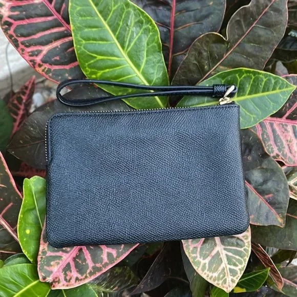 Coach Corner Zip Wristlet Black Leather - Picture 5 of 16